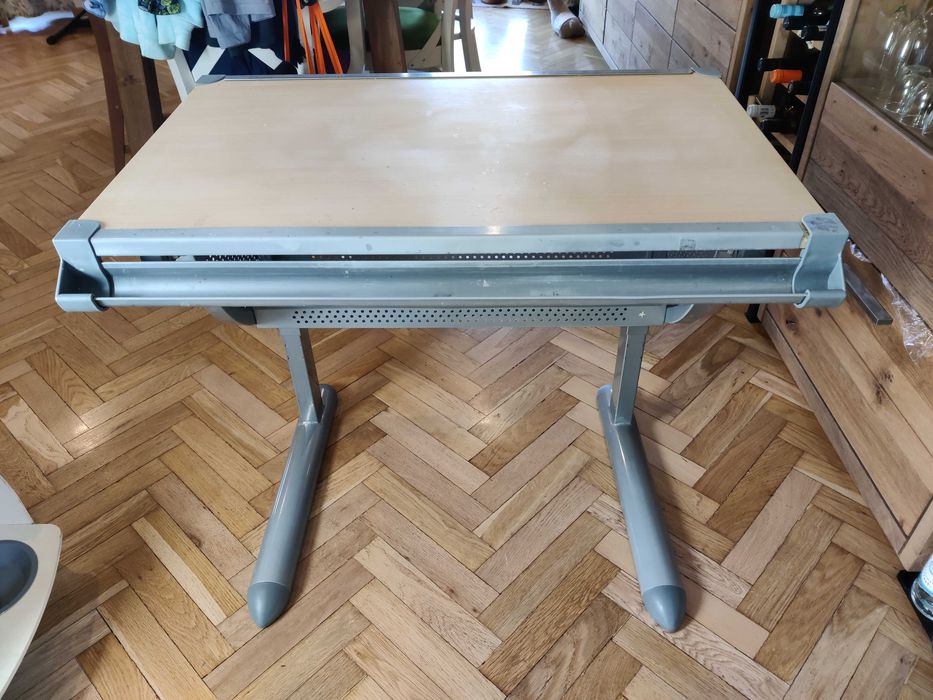 Birou reglabil pentru elevi