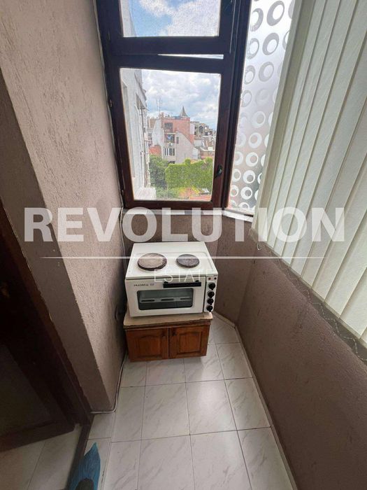 Дава се под наем Двустаен апартамент в Варна, Център - 50 кв.м за 225 € - Снимка #3