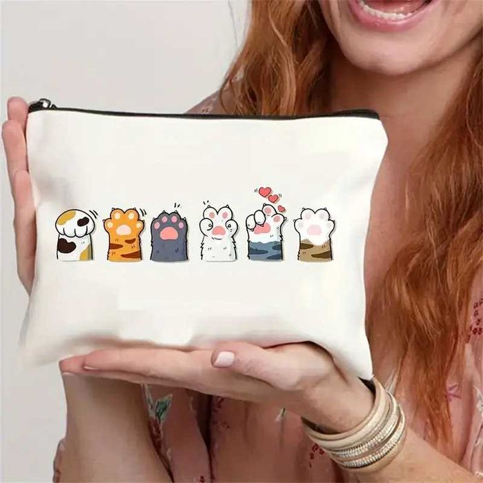 Чанта за козметика с принт на котешки лапички