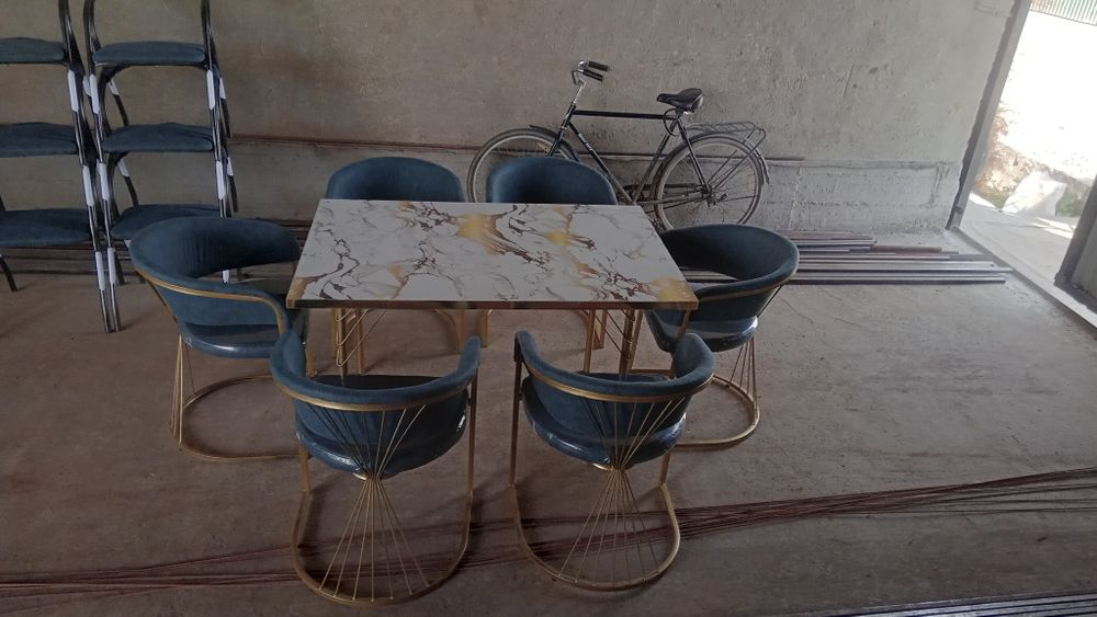 Temir stol stullar ishlab chiqaruvchidan.