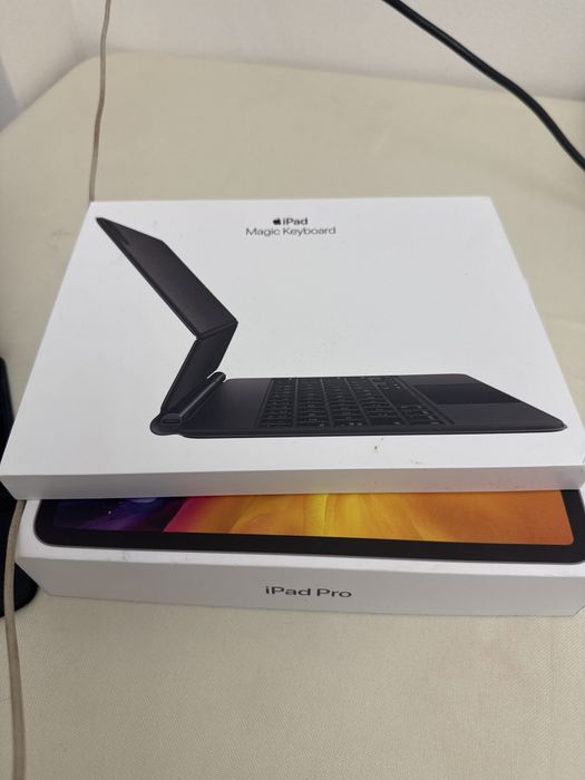 Apple iPad Pro 11-inch (2nd generation) 128 GB; Wi-Fi + Cellular