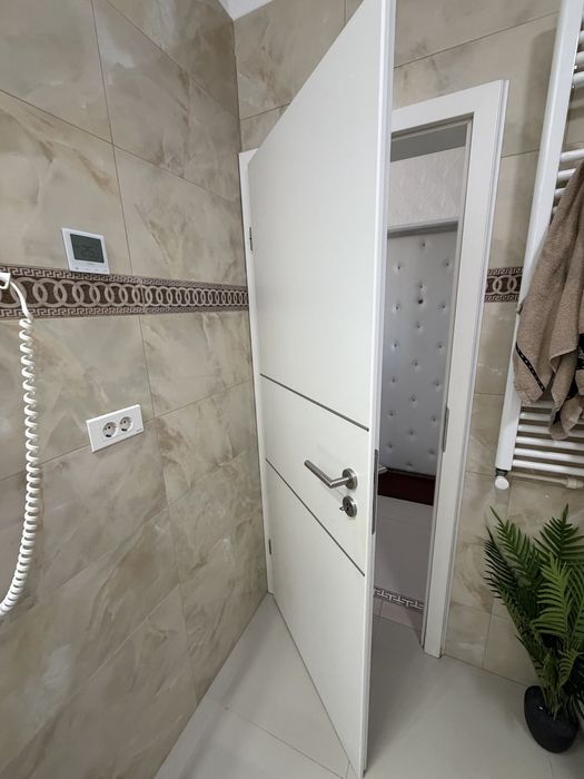 Vand cada , dulap cu oglinda , calorifer baie , geam termopan, feon,usa baie