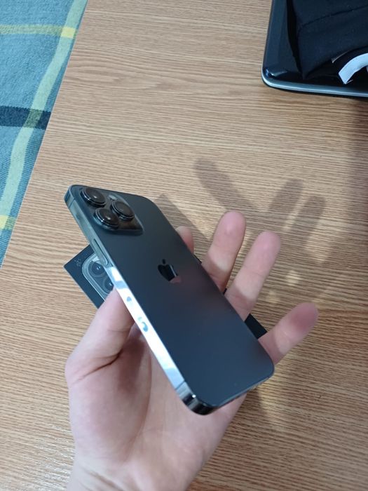 Продам айфон 13 про