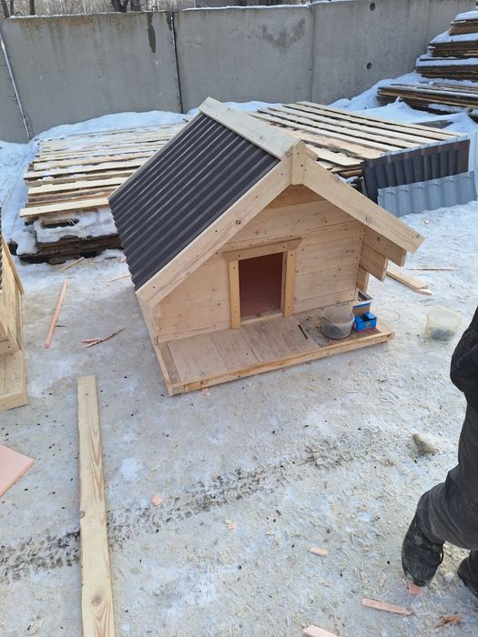 Будки для собак.