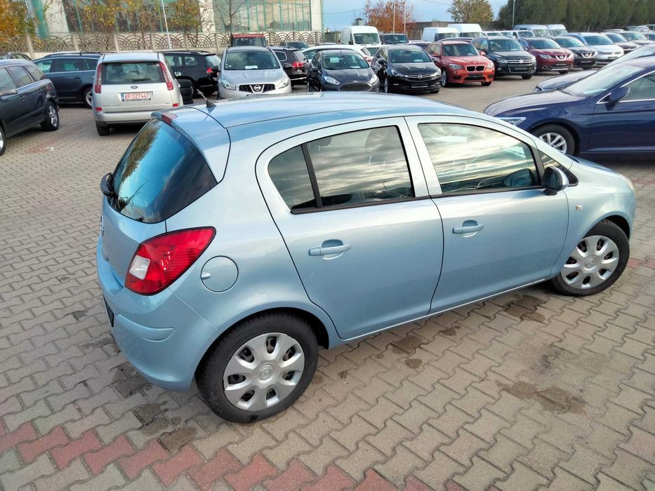 Opel Corsa 1.2 Benzină 118000 km Climă An 2009