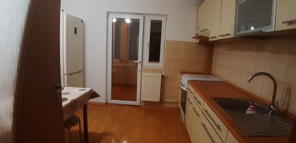 Proprietar vand apartament 2 camere decomandat