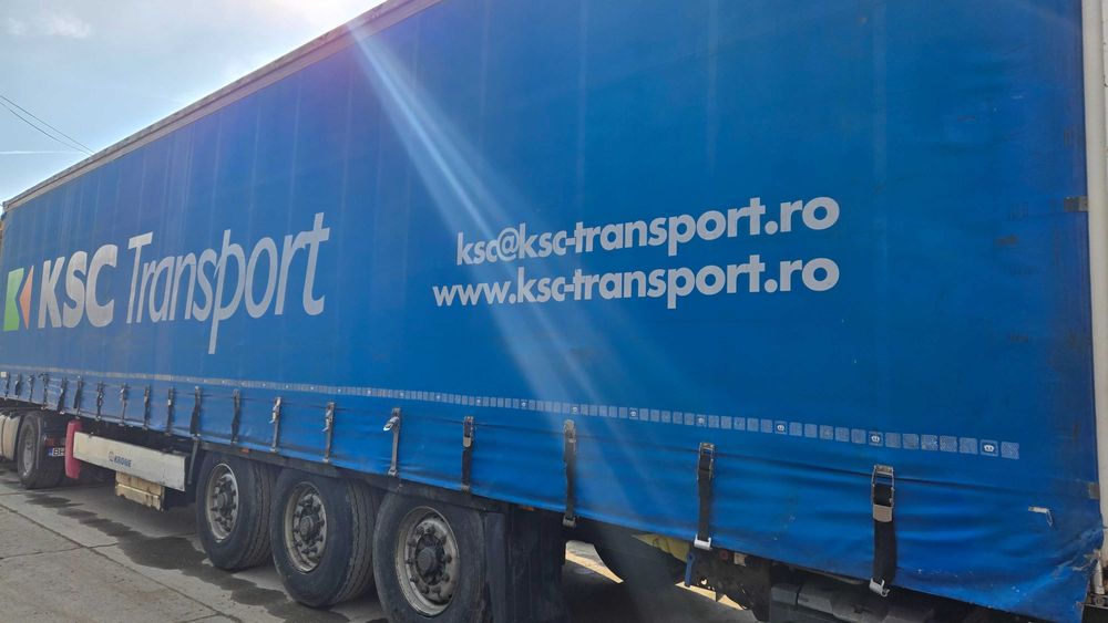 Semiremorca prelata de cereale