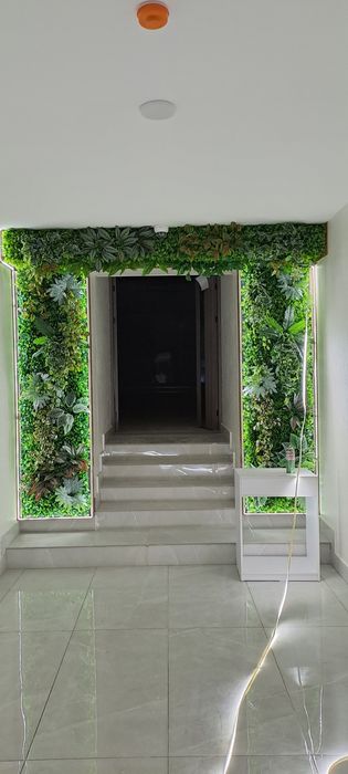 Искусственная декоративная зелень на стены