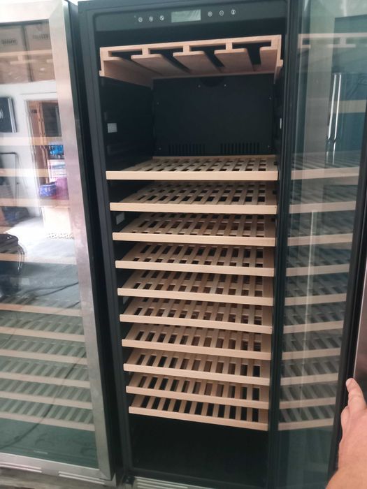 SUPER OFERTA Racitor vinuri 165 sticle