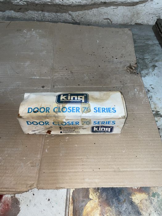 Доводчик дверной новый