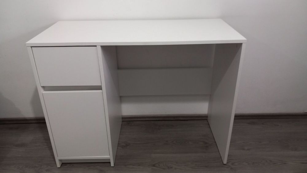 Бюро от IKEA за ученик
