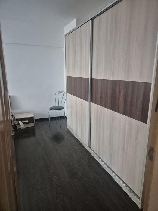 Inchiriez apartament 2 camere, foarte spatios, zona centrala, Pucioasa ,