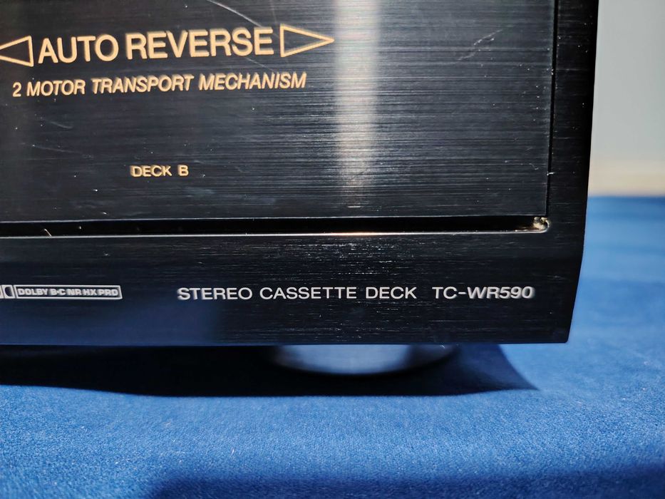 SONY TC-WR590 Stereo Cassette Deck are curelele rupte.