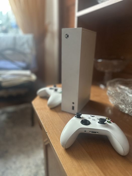 Xbox series S+ 2 геймпада