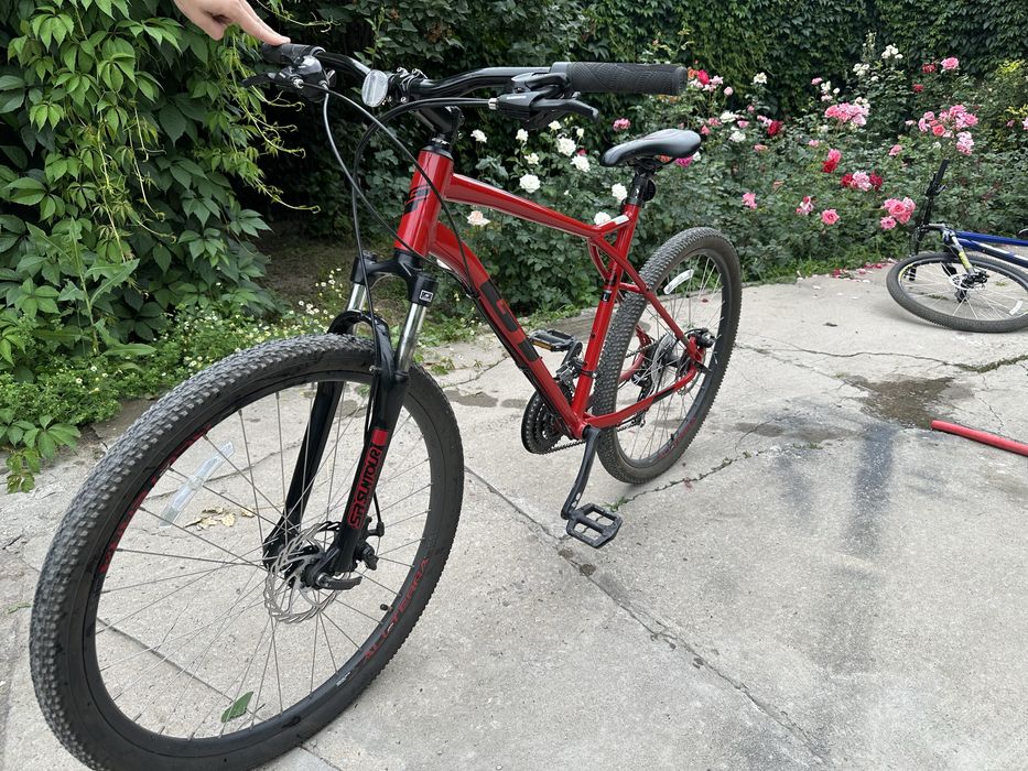 Два велосипеда GT Aggressor Sport