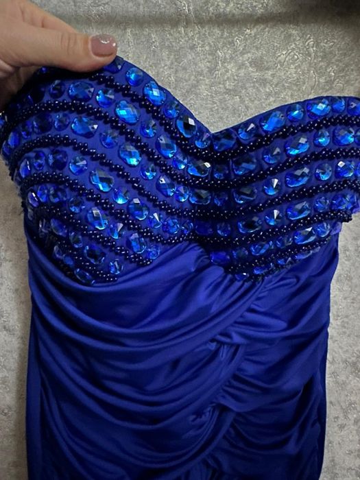 Продам шикарное платье