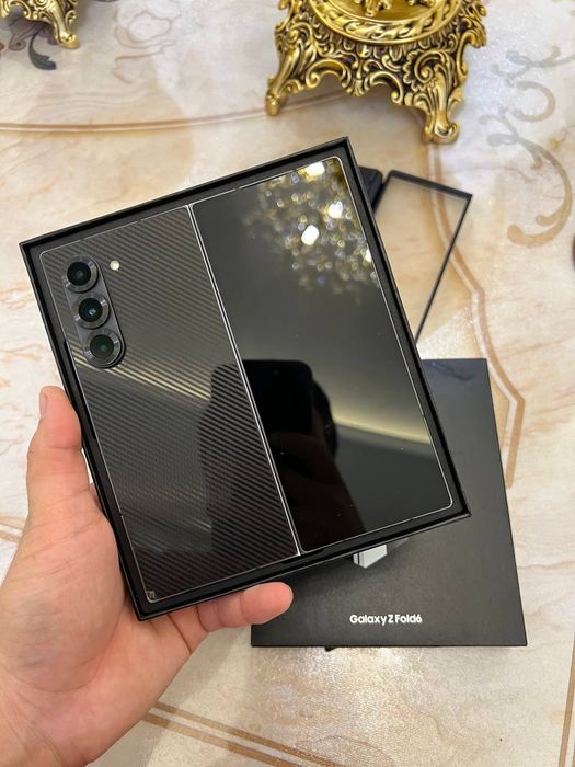 Samsung Galaxy Z Fold 6