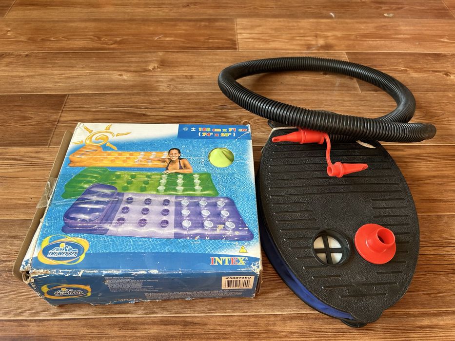 Продам надувной матрас, р 188:71,круг с дном 135:53, насос для накачки