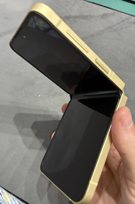 Samsung galaxy Z flip 6