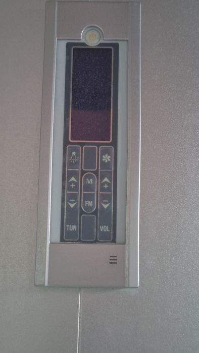 Cadă cu cabină de duș și hidromasaj – Radio FM, Iluminare, Stare foarte bună