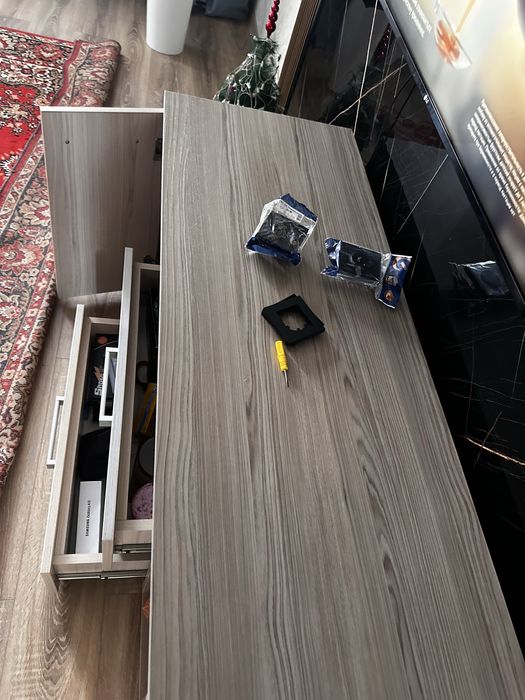 Продам тумбу под телевизор