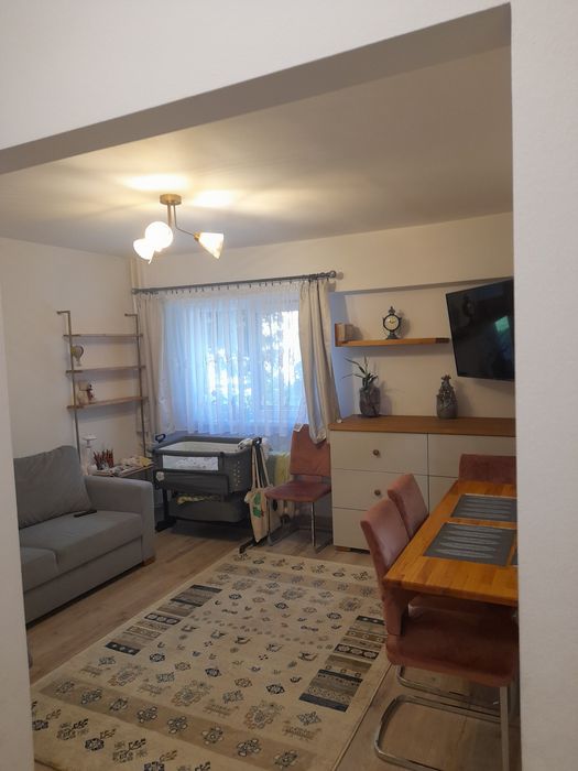 Inchiriez apartament