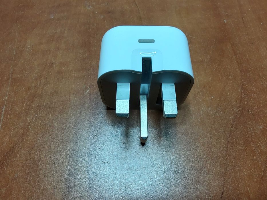 Alimentator original Apple Adaptor alimentare USB-C 20 W A2344 UK