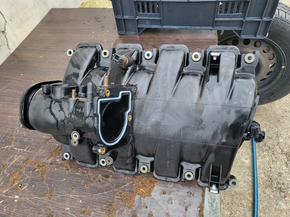 Всмукателния колектор за Гранд  Чероки 4.7 V8