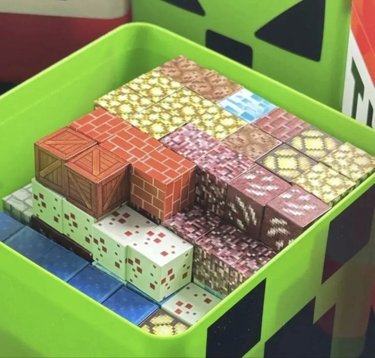 Майнкрафт 240 броя магнитни кубчета с КУТИЯ за съхранение, Minecraft