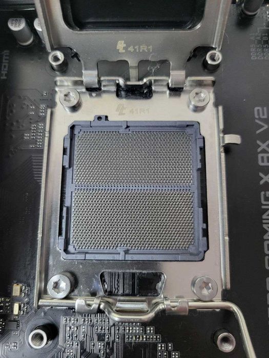 Gigabyte X670 gaming x ax v2 am5/ddr5