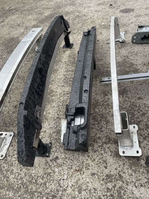 Греда/ буфер/ държач Тойота Ц--ХР (greda toyota c-hr)