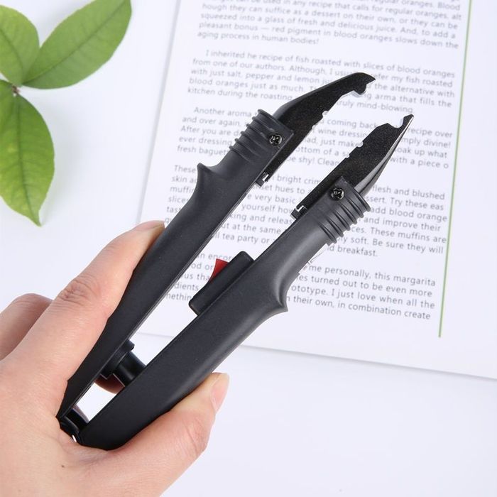 Щипцы для наращивания и капсуляции волос.