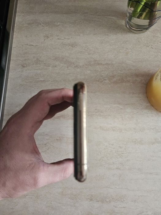 Iphone 11 pro max gold