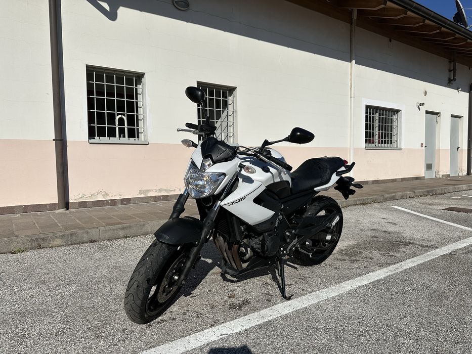De vanzare Yamaha XJ6