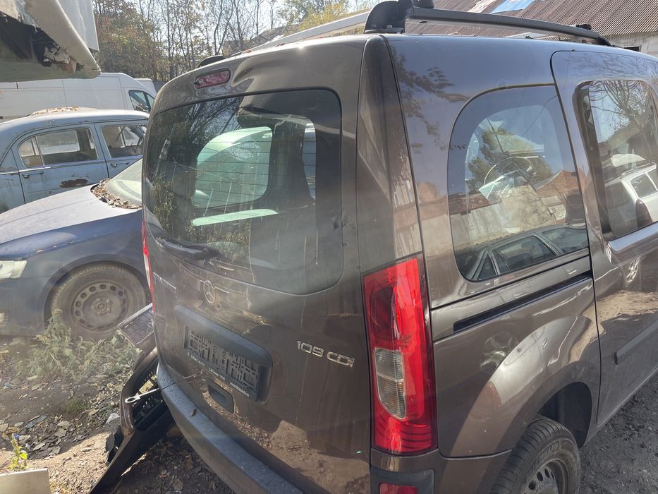 Dezmembrez Mercedes citan identic kangoo renault