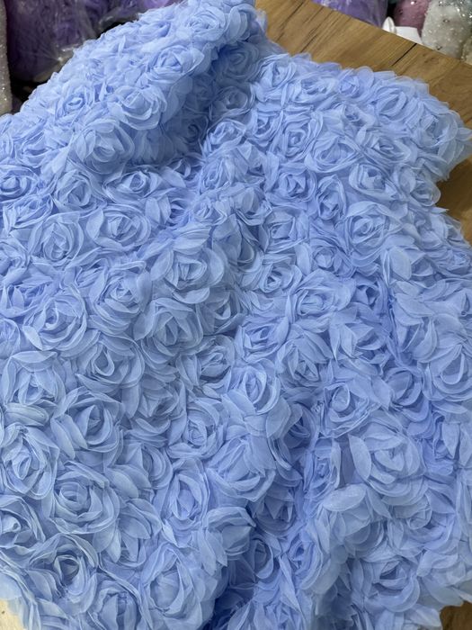 Ткань сетка с розами