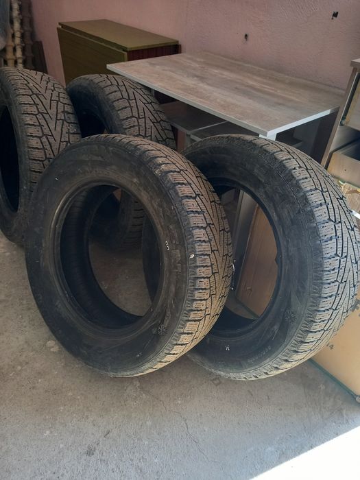 Продам комплект зимней резины