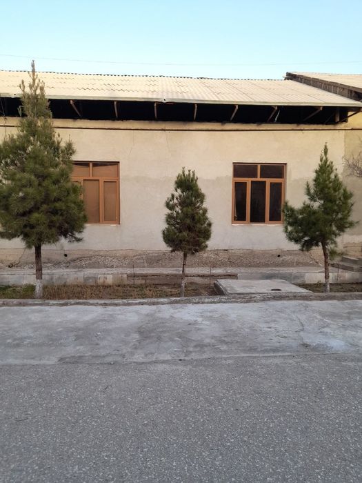 Истиклол туйхонани оркасида ховли сотилади