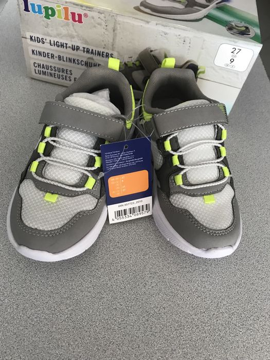 Adidași cu lumini nr 24,25,26,27,28