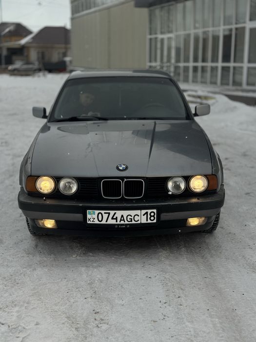 Продам машину  БМВ Е34