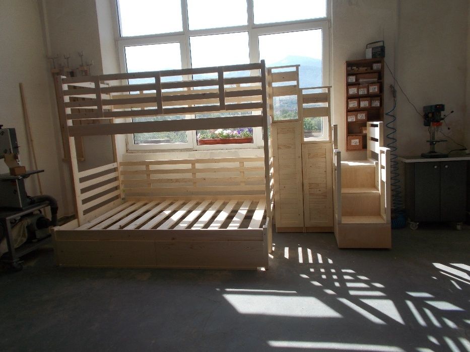 TRANSPORT GRATUIT.Pat etajat-supraetajat din lemn masiv.Cod 3510