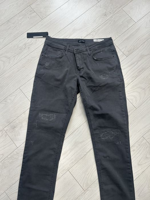 Продам новые джинсы Antony Morato