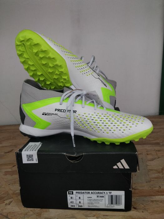 Papuci de fotbal ADIDAS (UK 8, 265 JPN)