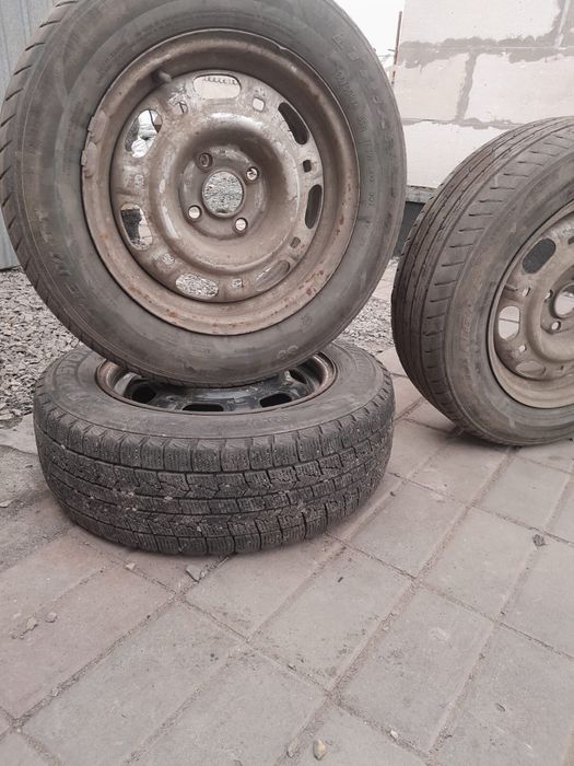 Продам б/у летние шины