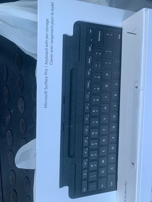 Microsoft Surface Pro 11 Snapdragon X Plus (10 Core), 16GB RAM, 256GB