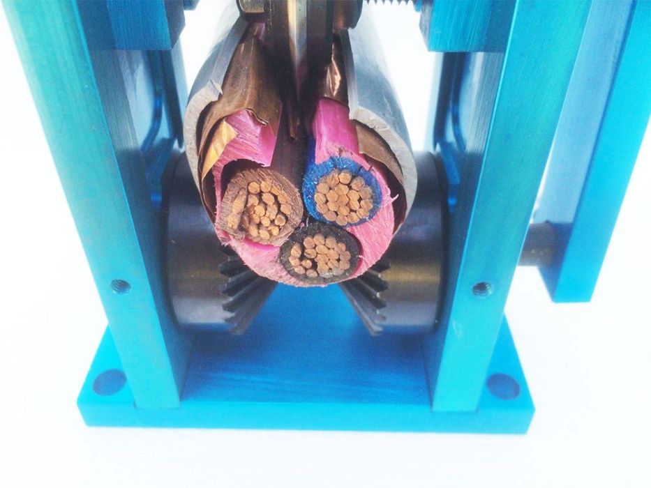 Белачка за кабел 2-45мм сваля изолацията0️⃣8️⃣8️⃣4️⃣3️⃣4️⃣7️⃣1️⃣2️⃣0️⃣