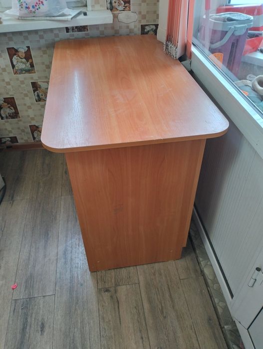 Продам ученический стол