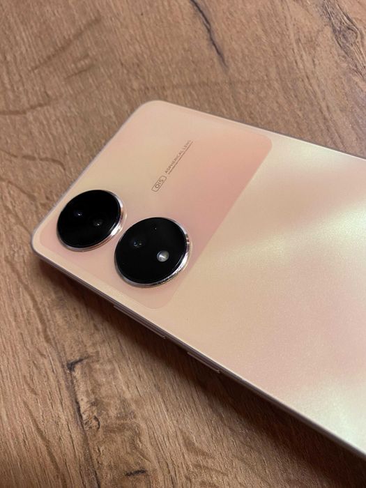 Vivo Y100A  5G Gold  256GB  16 Rami Max - Aspect Nou