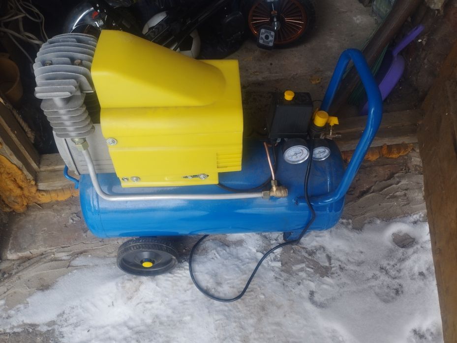 Продам компрессор на 50л