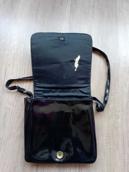 СОЦ-дамска лачена чантичка- за реквизит